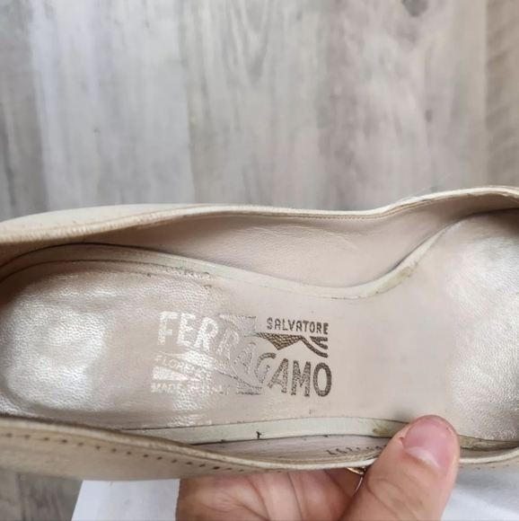 Salvatore Ferragamo Vintage Peep Toe  Made in Italy Nude Heel Size 7 B Women's - Picture 8 of 13